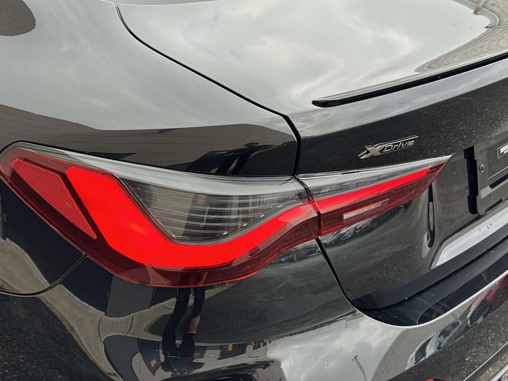 Used 2023 BMW 440i xDrive Coupe w/ Premium Package image 9