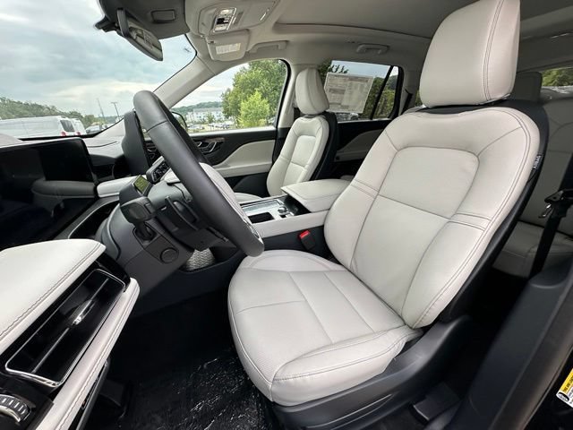 New 2026 Lincoln Aviator AWD image 17