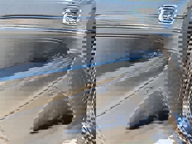 Used 2019 Jeep Grand Cherokee Limited image 29