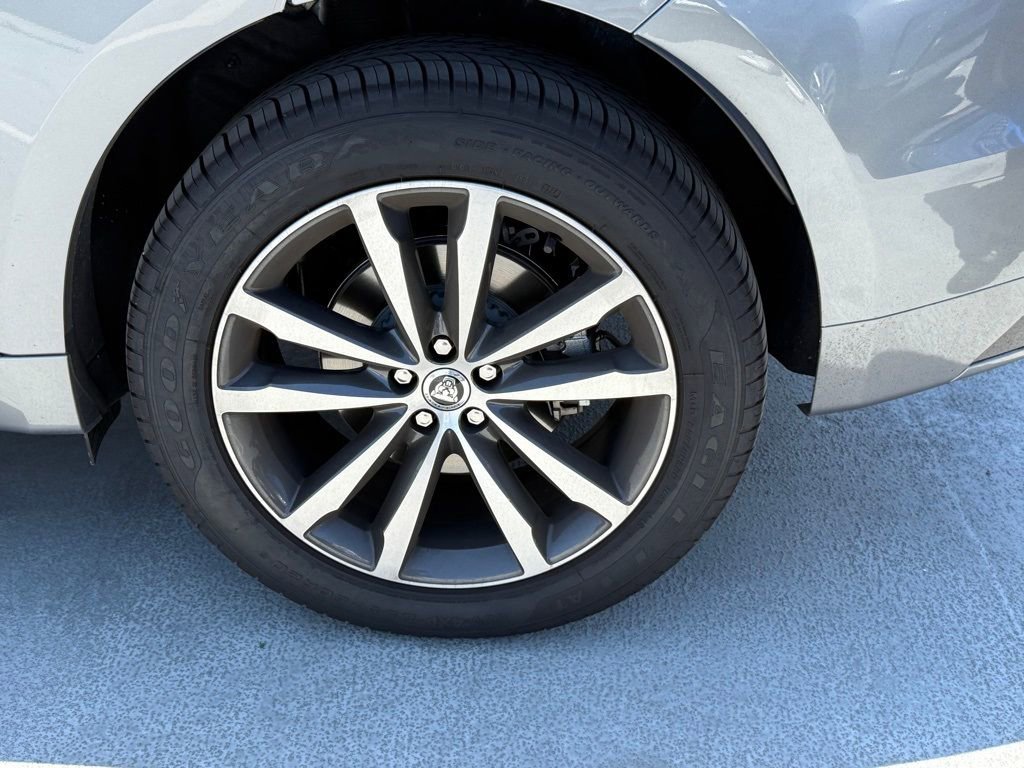 Used 2025 Jaguar F-PACE R-Dynamic S image 8