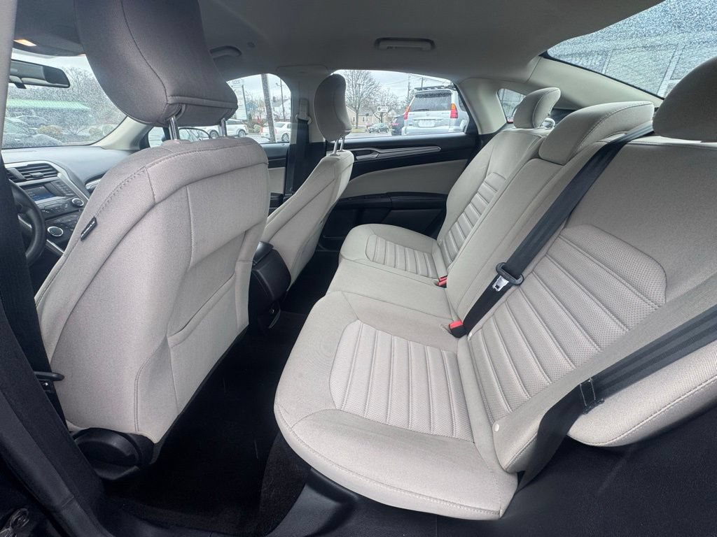 Used 2018 Ford Fusion S FWD image 26
