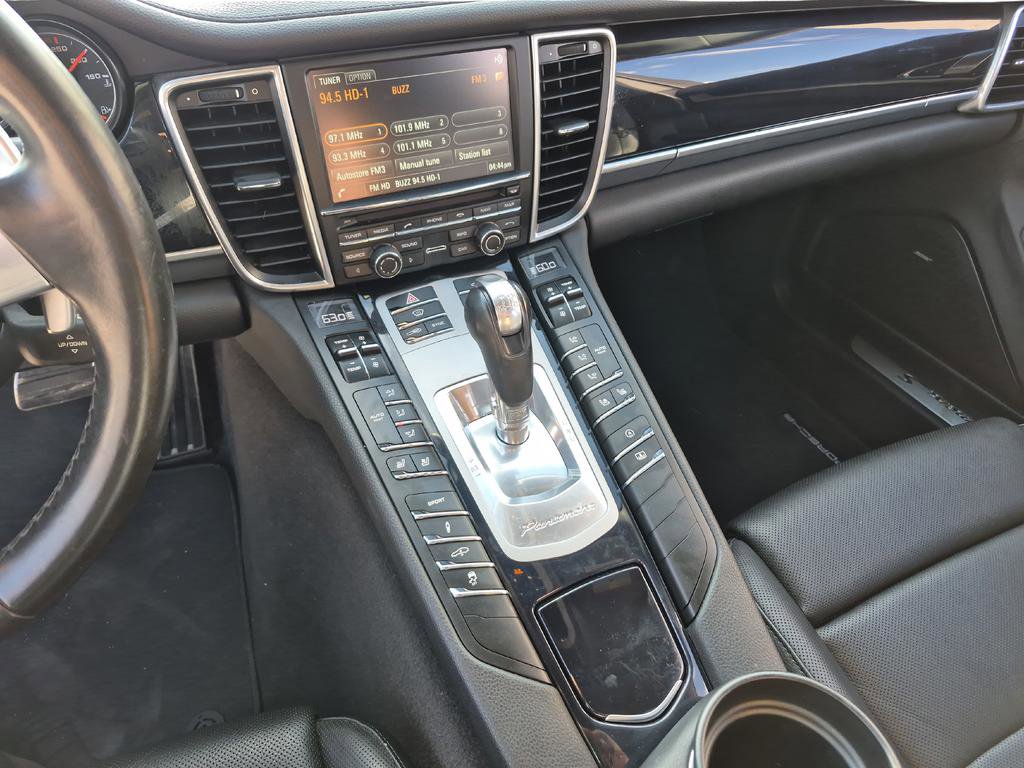 Used 2016 Porsche Panamera S image 20