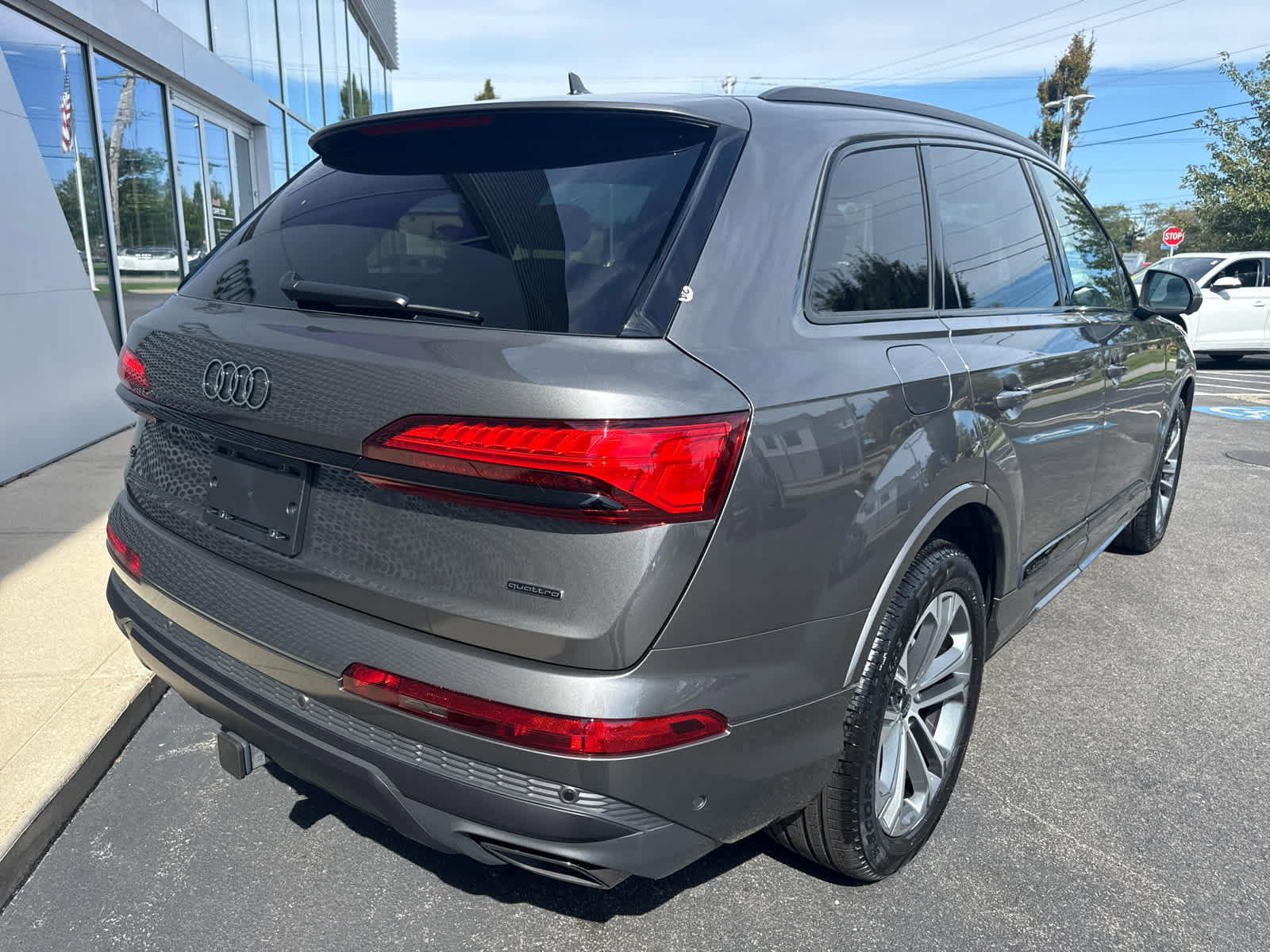 New 2026 Audi Q7 3.0T Premium image 8