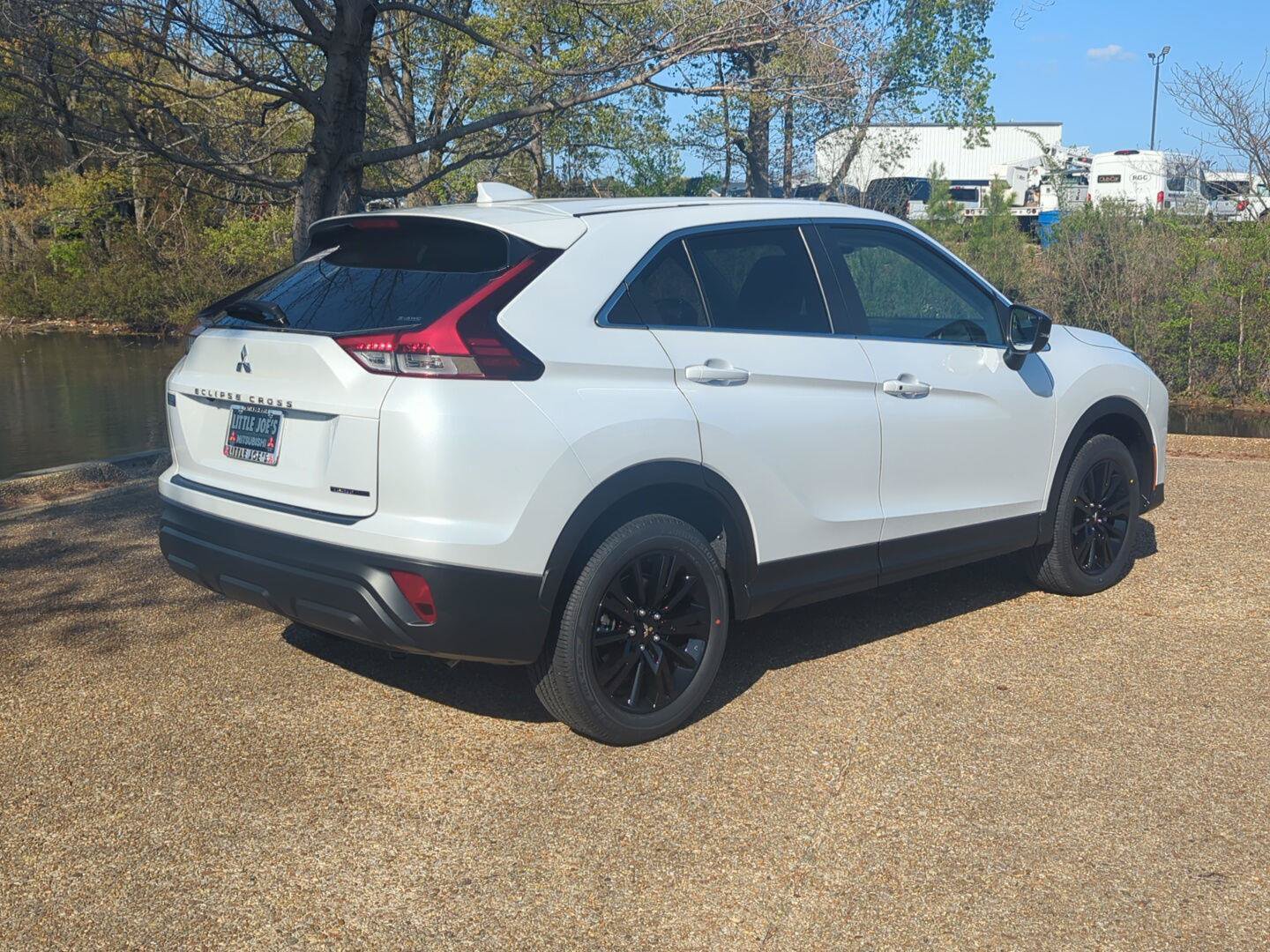 New 2026 Mitsubishi Eclipse Cross LE AWD/4WD image 4