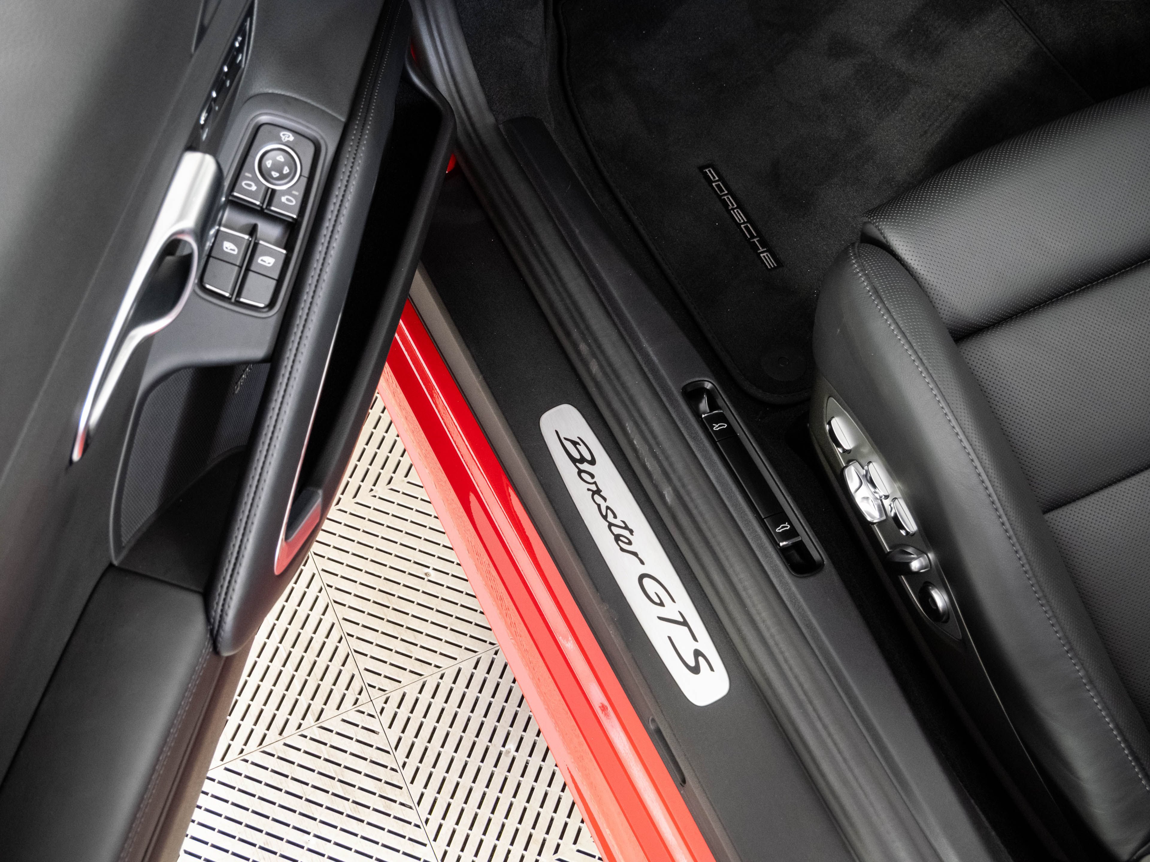 Certified 2025 Porsche 718 Boxster GTS RWD image 8