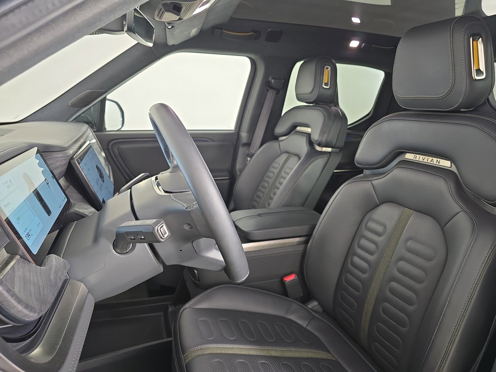 Used 2022 Rivian R1T Adventure AWD/4WD image 22