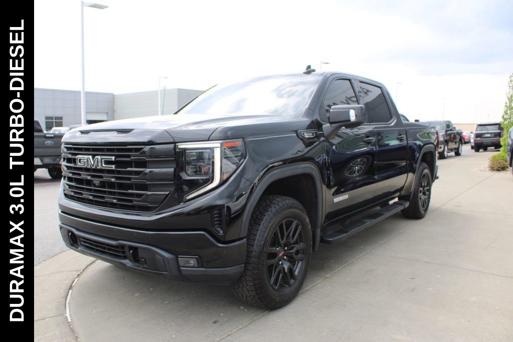 Used 2022 GMC Sierra 1500 Elevation w/ Elevation Premium Package AWD/4WD image 3