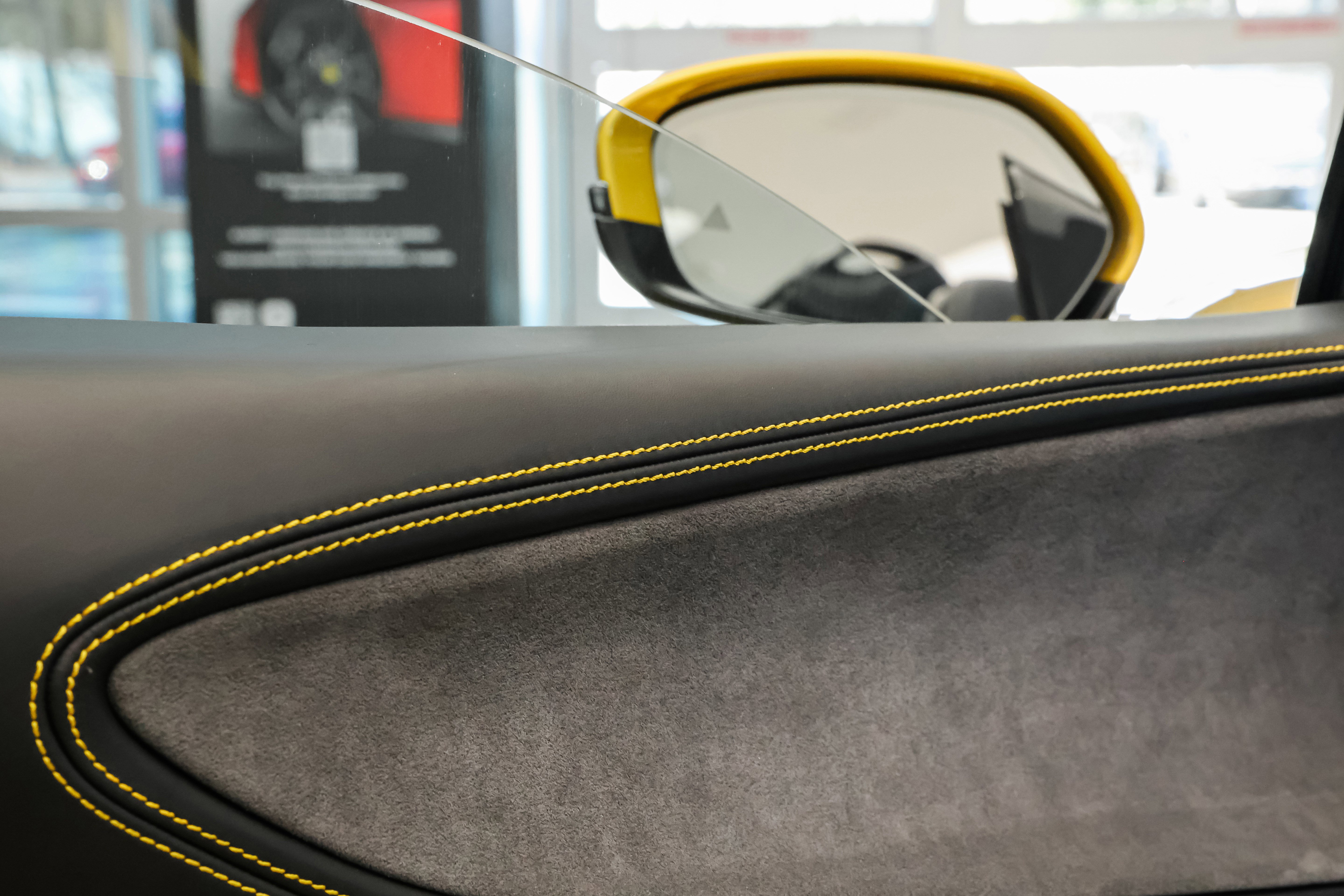 Used 2024 Ferrari SF90 Spider image 20