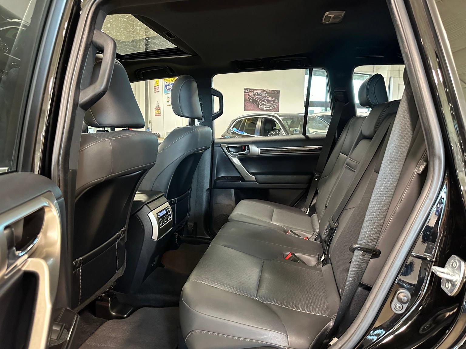 Used 2021 Lexus GX 460 Premium w/ Premium Package AWD/4WD image 39