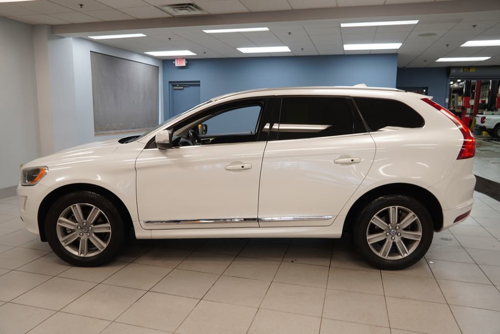 Used 2017 Volvo XC60 T5 Inscription w/ Preferred Option Package image 2