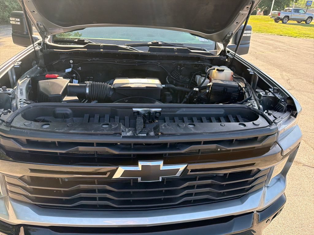 Used 2025 Chevrolet Silverado 2500 Custom w/ Custom Value Package AWD/4WD image 26