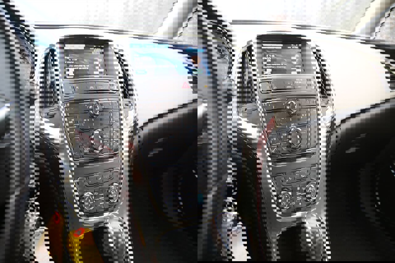 Used 2013 Buick Verano image 38