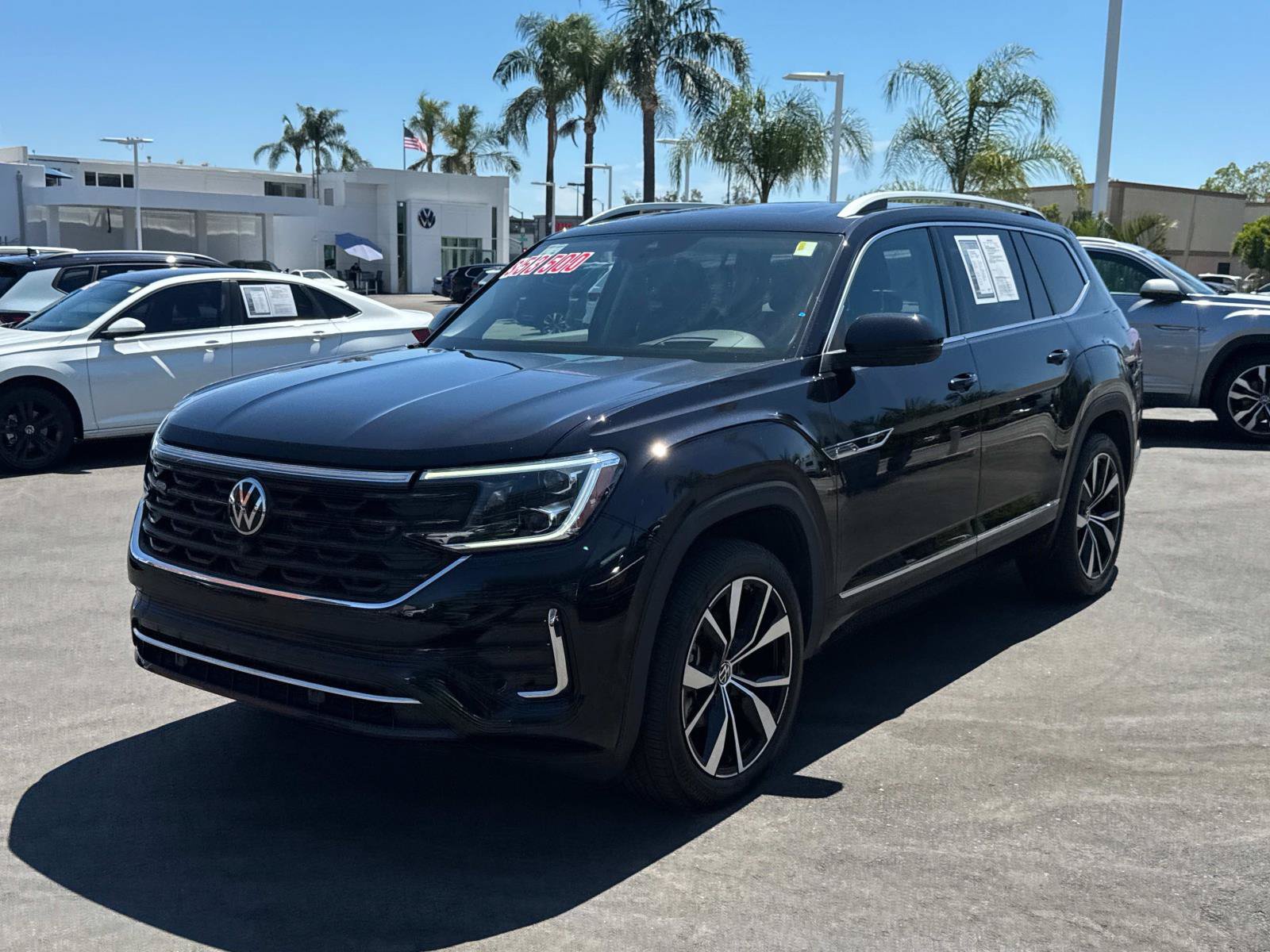 Certified 2025 Volkswagen Atlas SEL Premium R-Line AWD/4WD image 3