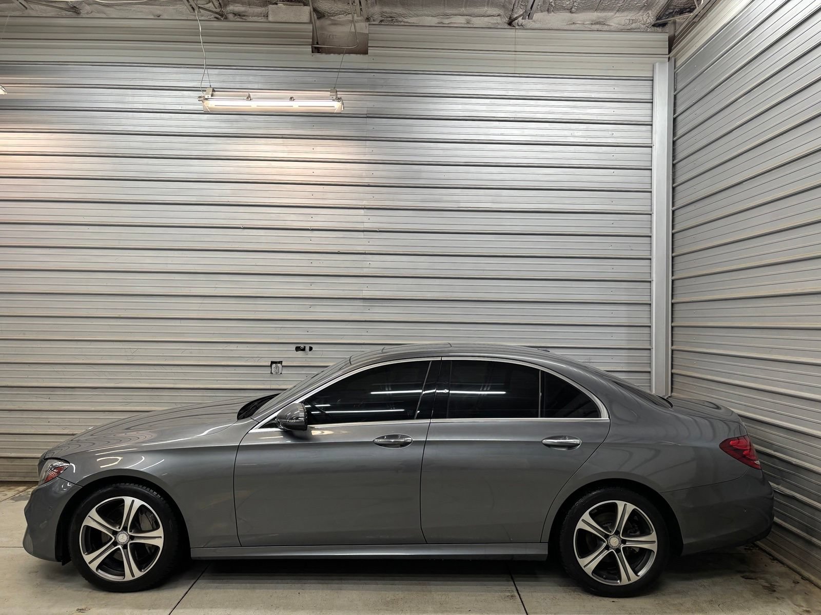 Used 2017 Mercedes-Benz E 300 4MATIC image 6