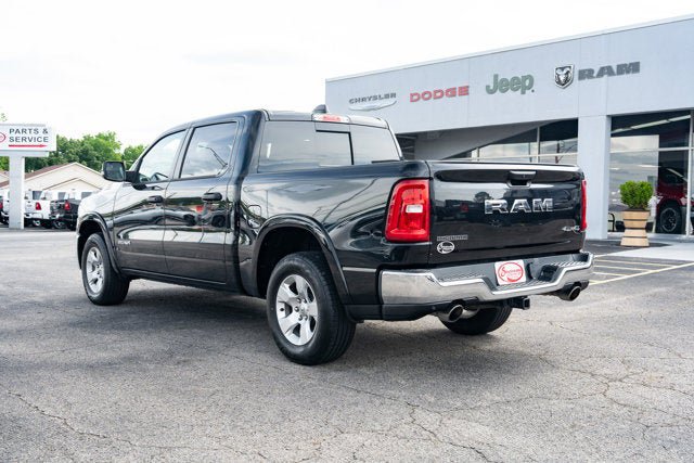 Used 2025 RAM 1500 Big Horn AWD/4WD image 3
