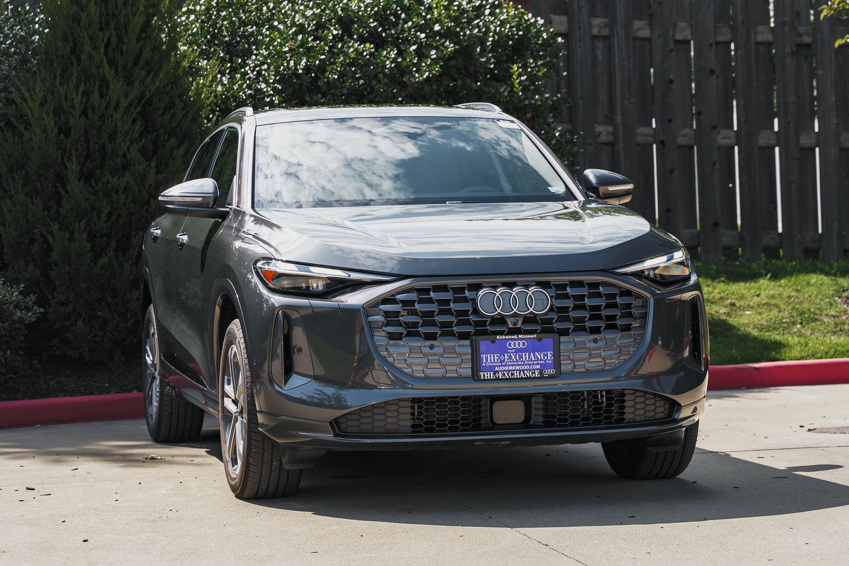 Certified 2025 Audi Q5 Premium AWD/4WD image 2