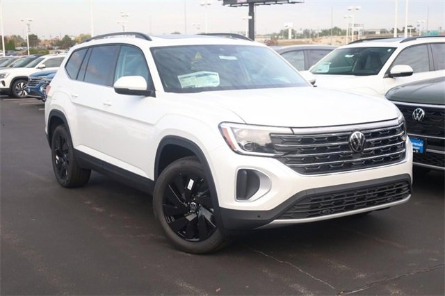 New 2026 Volkswagen Atlas SE image 2
