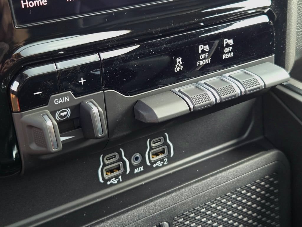 New 2027 RAM 1500 Laramie w/ Night Edition AWD/4WD image 36