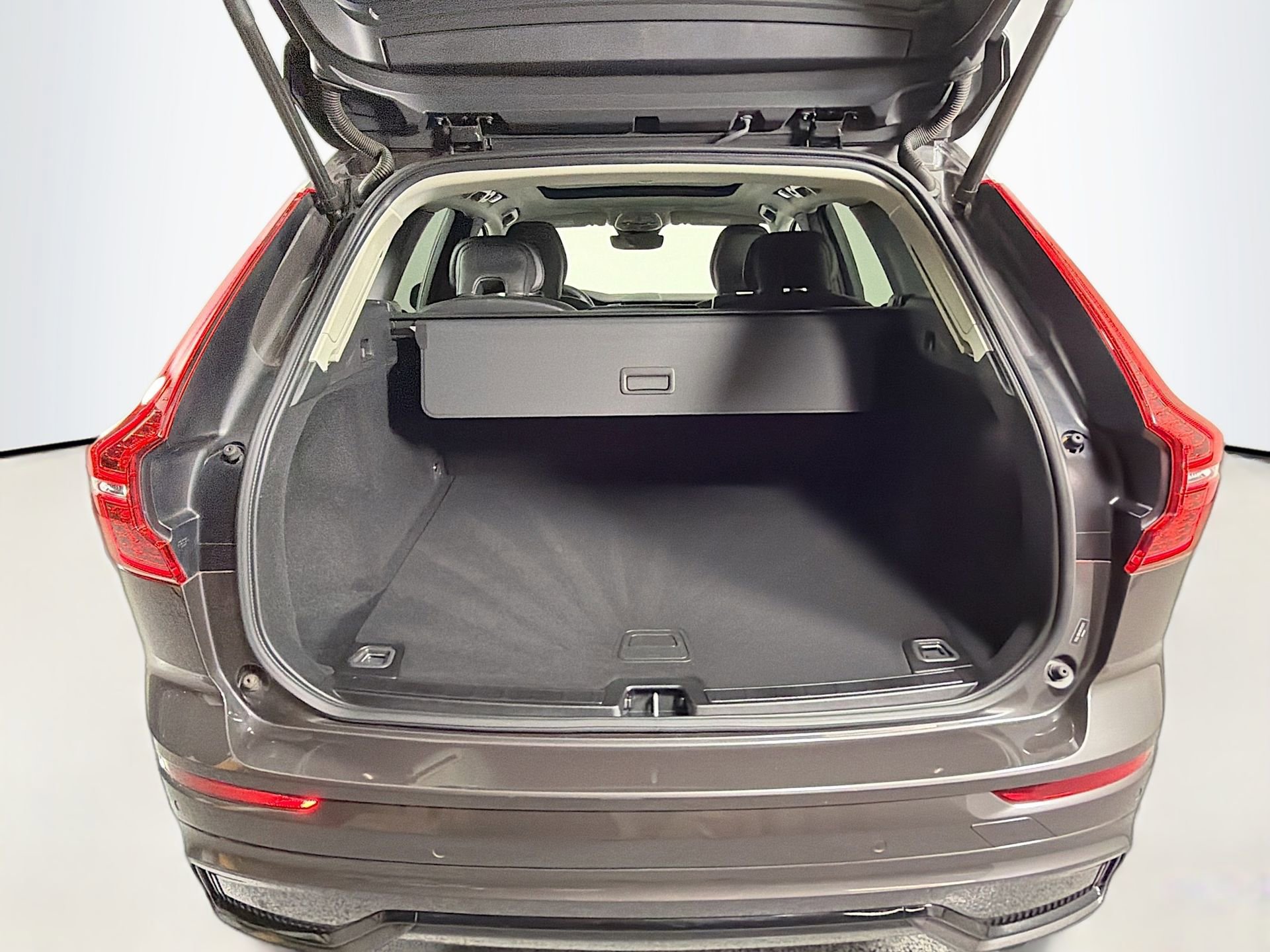 Certified 2024 Volvo XC60 B5 Core w/ Climate Package AWD/4WD image 27