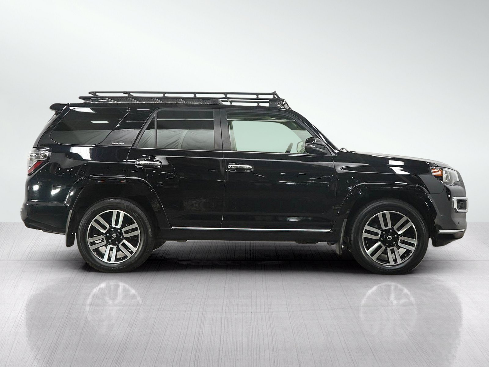 Used 2018 Toyota 4Runner Limited AWD/4WD image 6