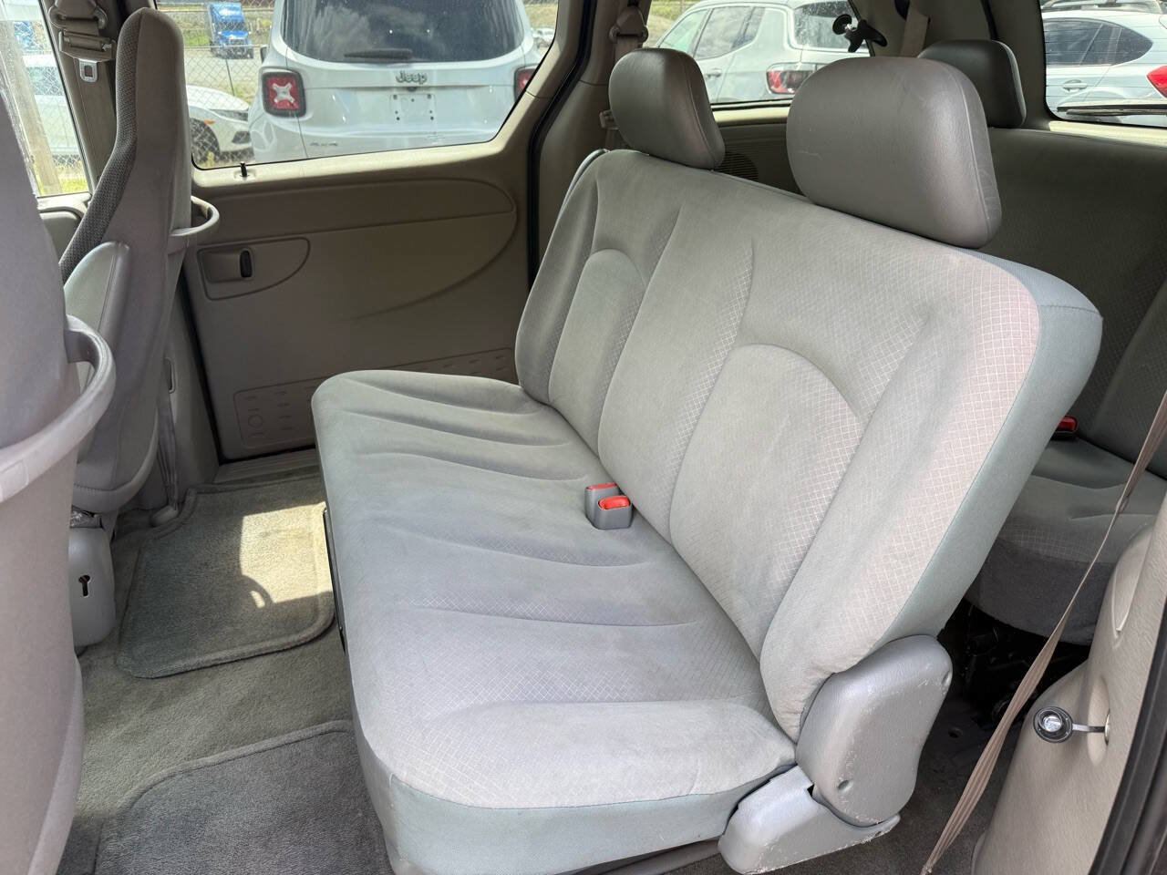 Used 2002 Dodge Caravan SE FWD image 11