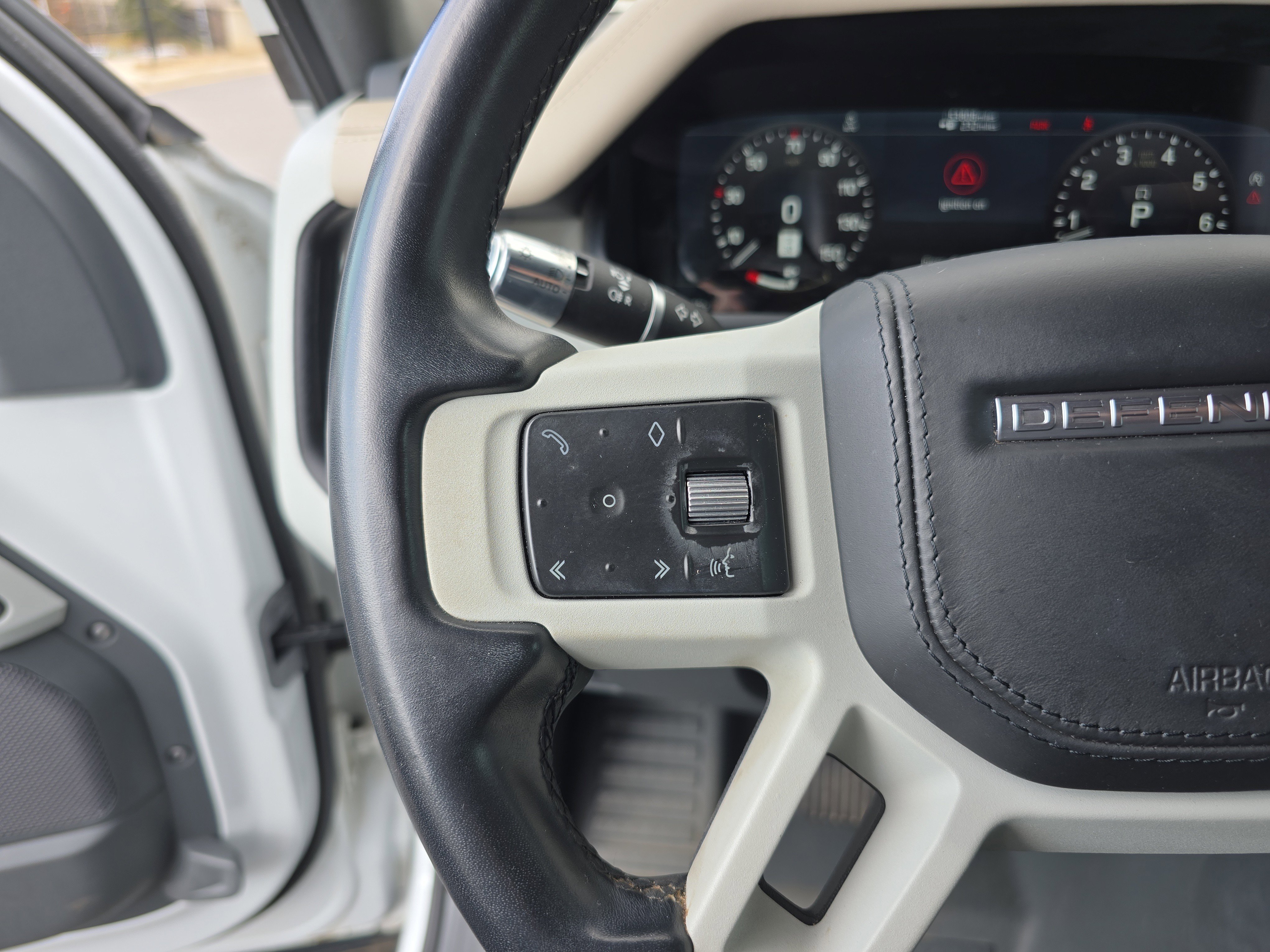 Used 2021 Land Rover Defender 110 X-Dynamic HSE image 34