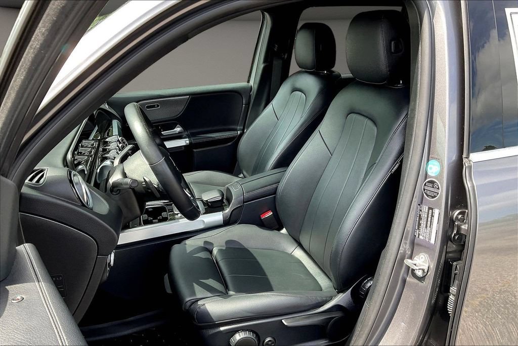 Used 2022 Mercedes-Benz GLB 250 4MATIC image 24