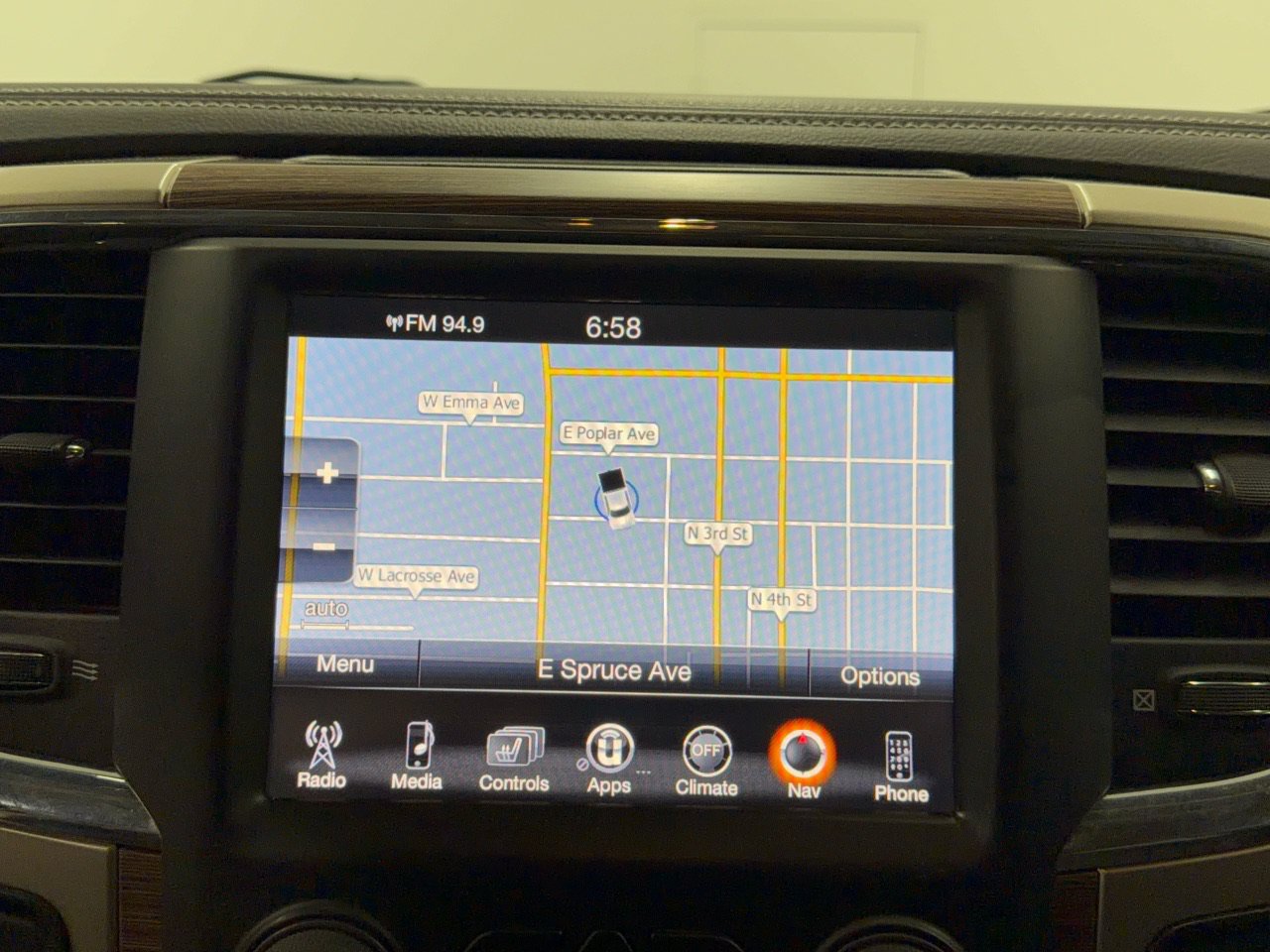 Used 2014 RAM 3500 Laramie w/ Convenience Group AWD/4WD image 23