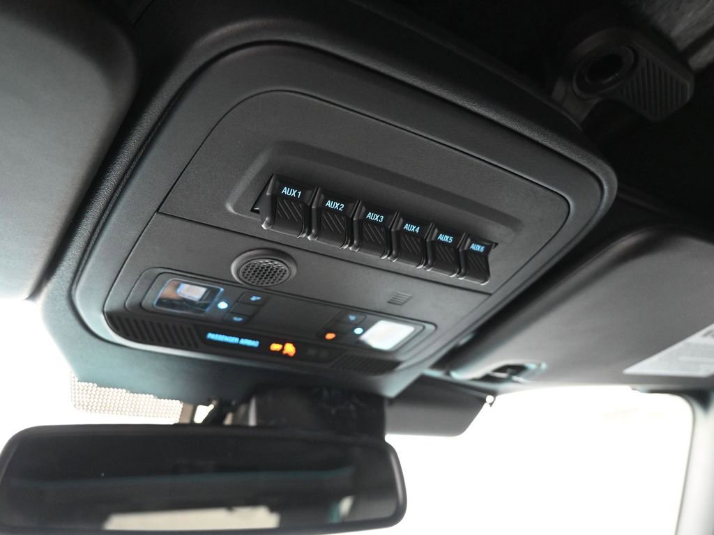 New 2025 Ford Bronco Badlands image 21