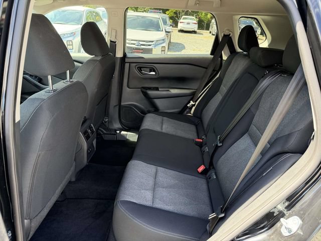 Used 2024 Nissan Rogue SV FWD image 18