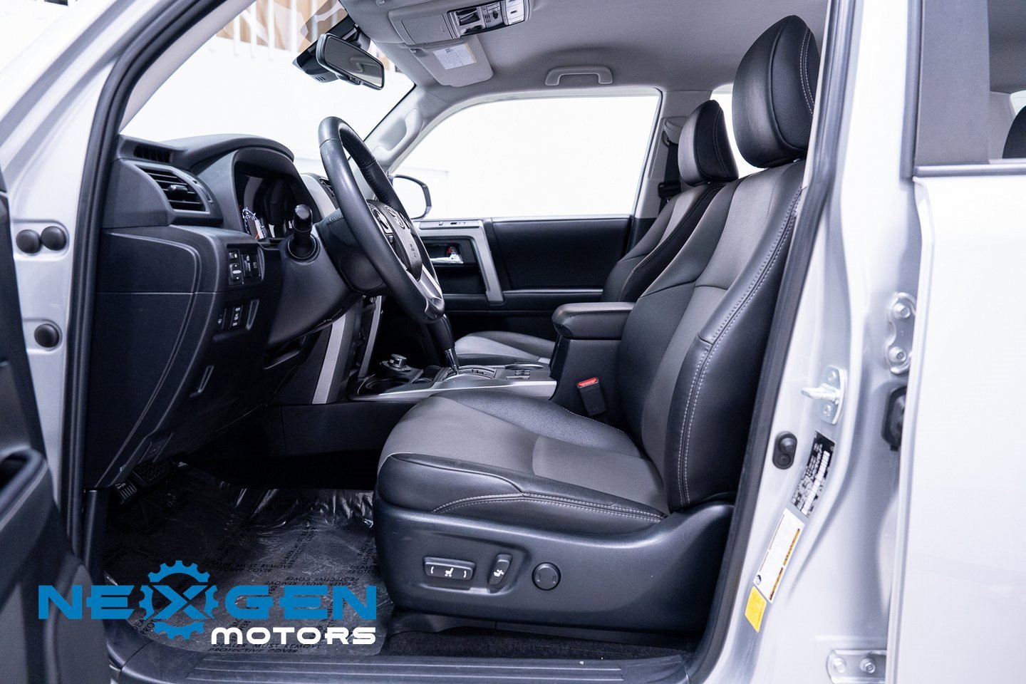 Used 2021 Toyota 4Runner SR5 Premium image 25