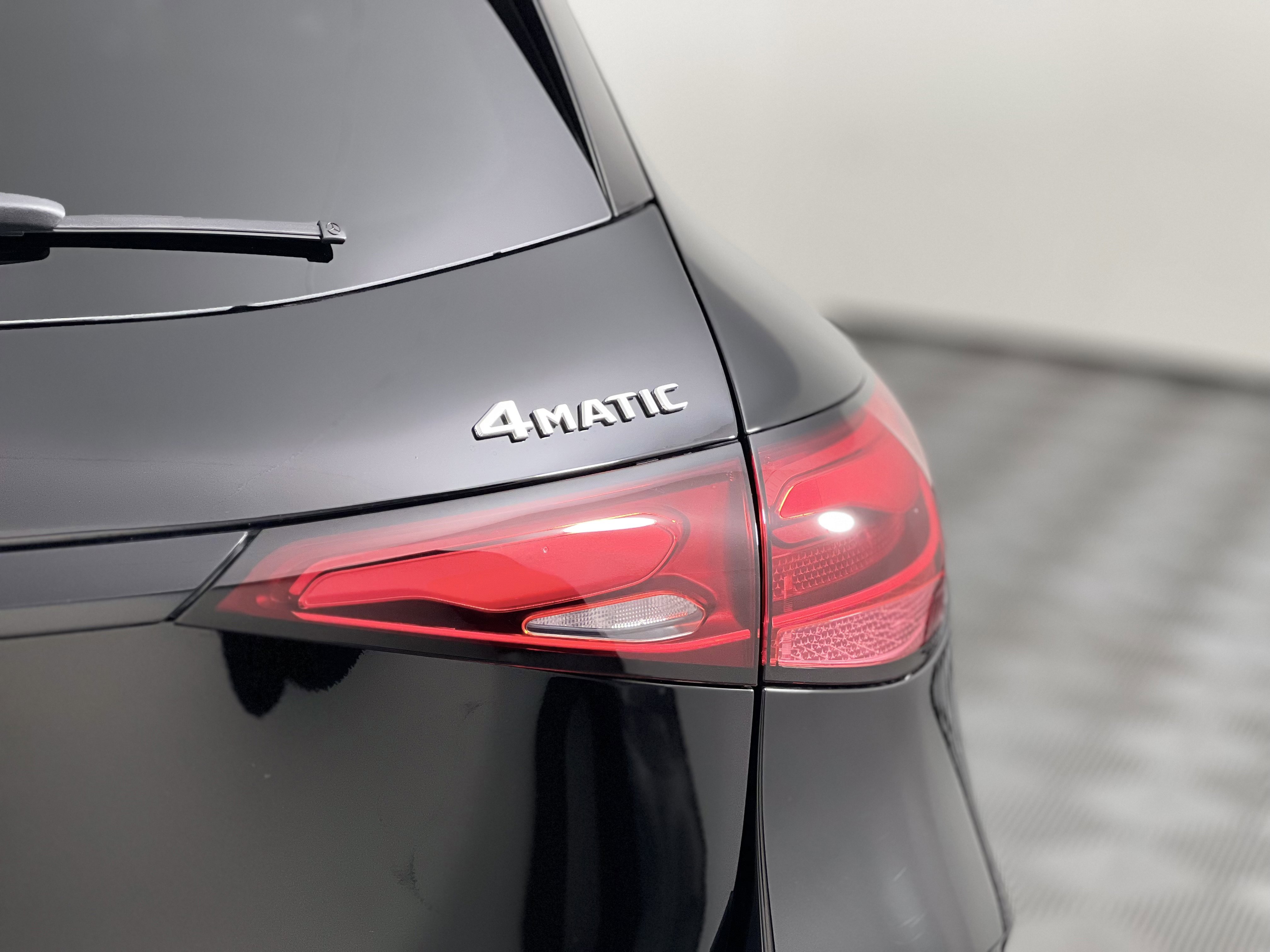 New 2026 Mercedes-Benz GLC 300 4MATIC image 12