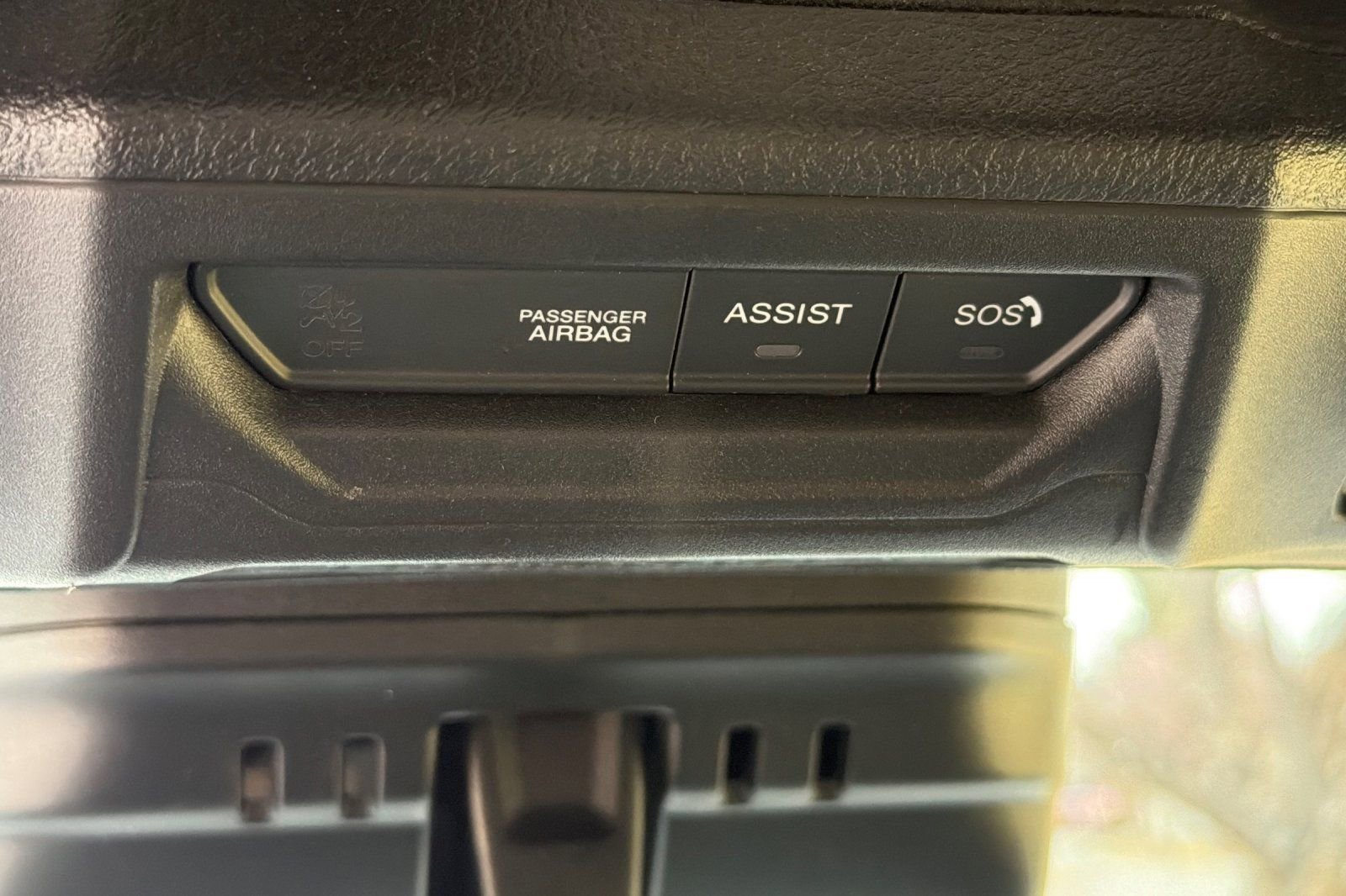 Used 2024 Jeep Wrangler Sahara image 25