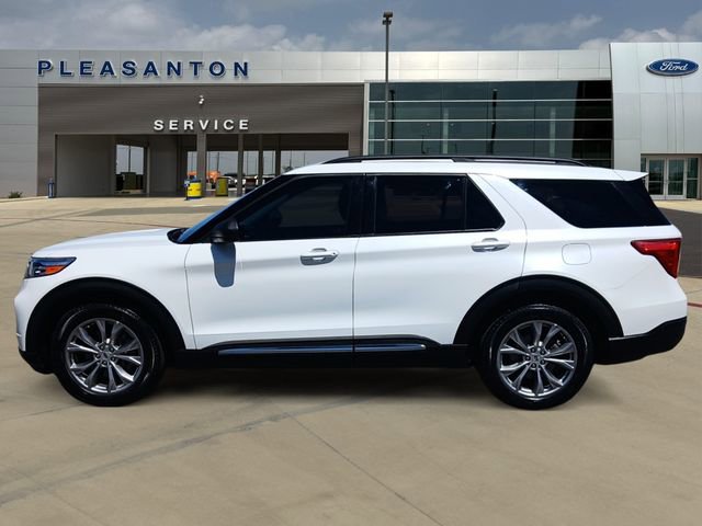 Used 2023 Ford Explorer XLT w/ Equipment Group 202A image 2