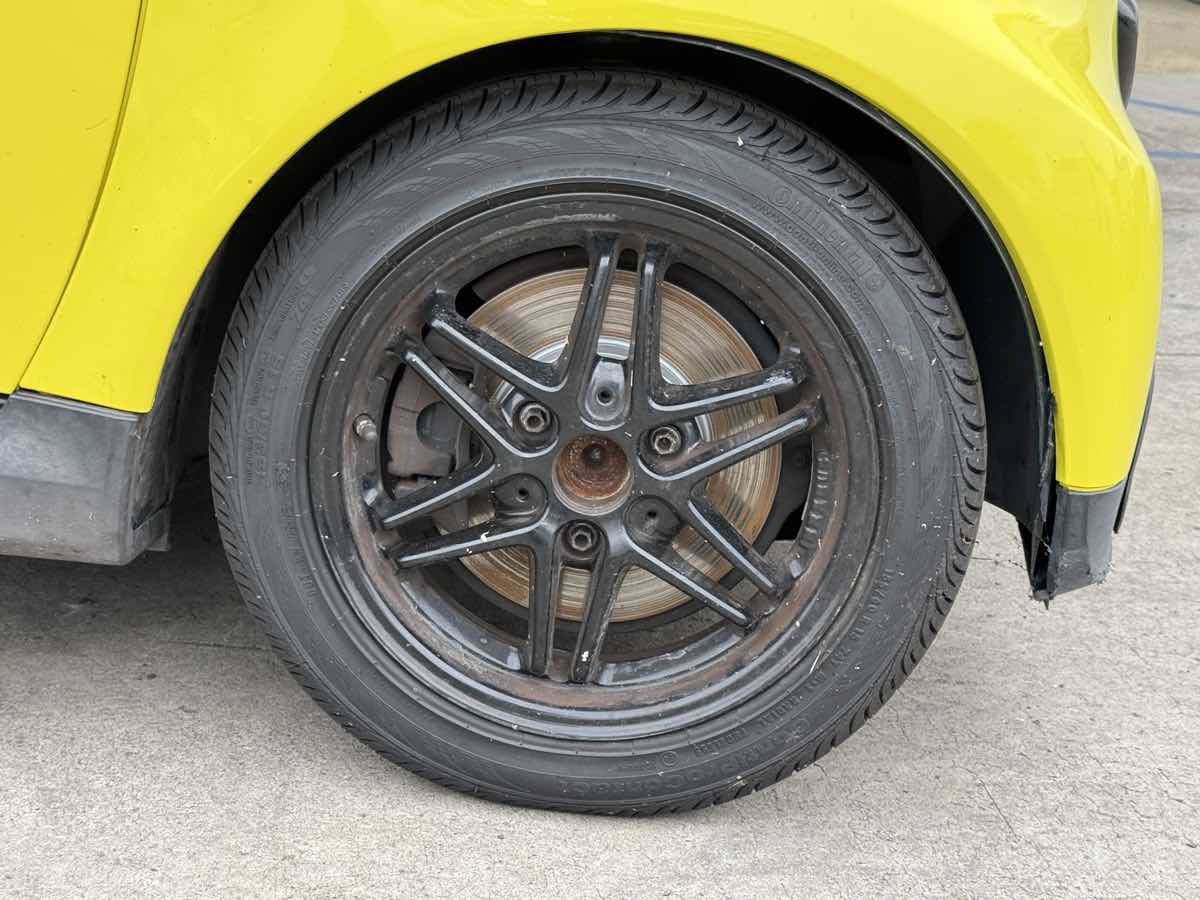Used 2013 smart fortwo pure RWD image 7