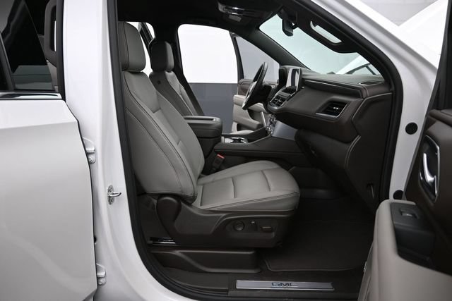 Used 2024 GMC Yukon XL SLT w/ SLT Luxury Package AWD/4WD image 20