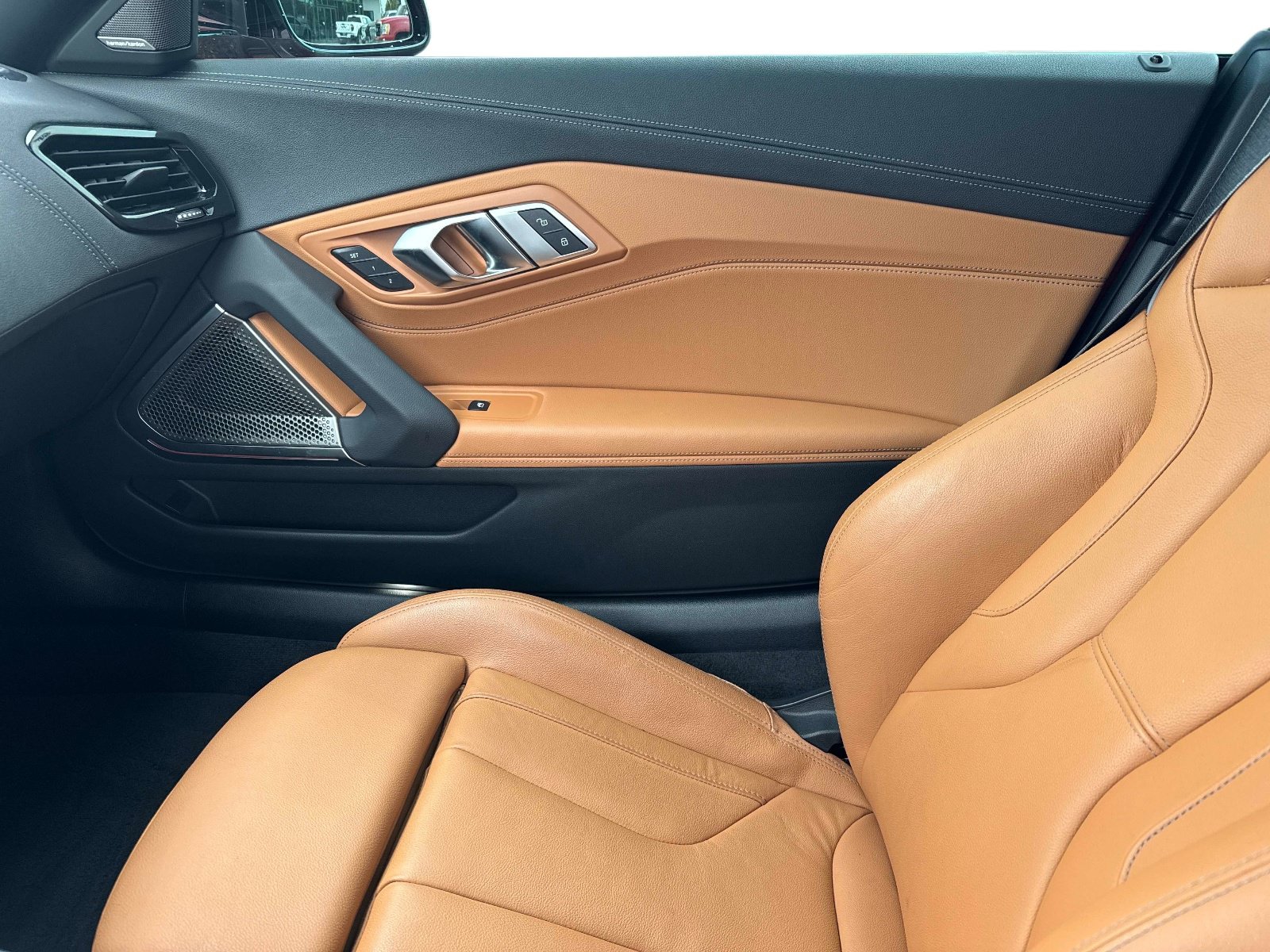 Used 2021 BMW Z4 M40i RWD image 16