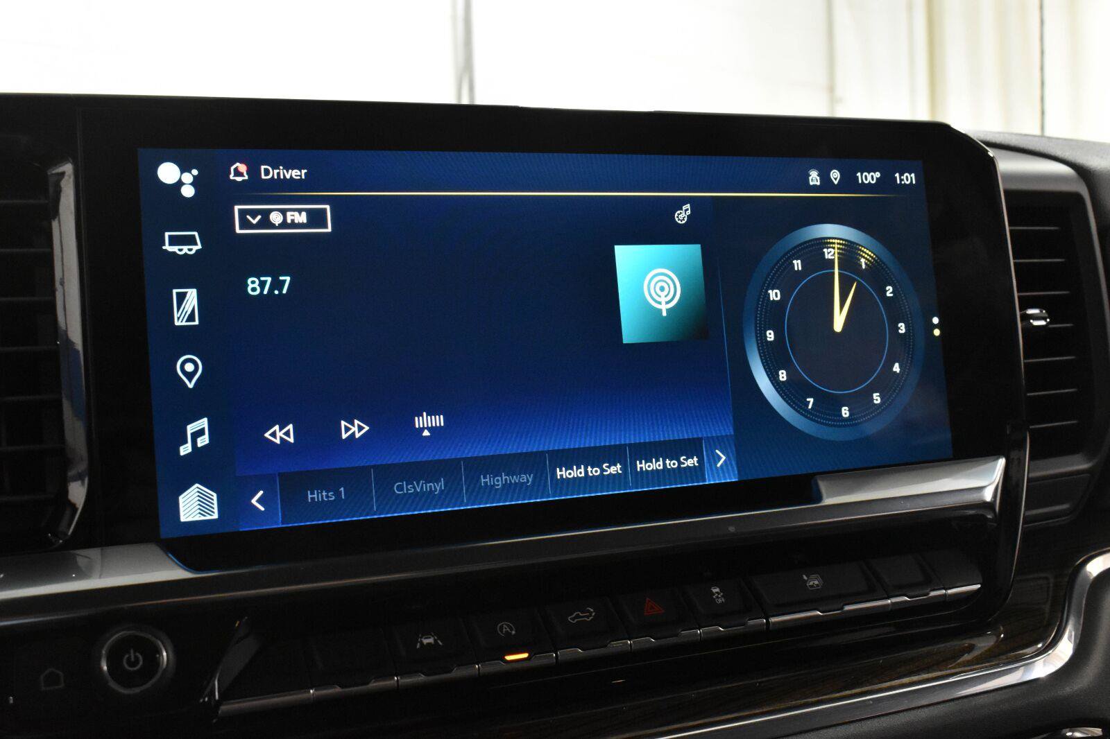 Used 2024 Chevrolet Silverado 1500 LT AWD/4WD image 14