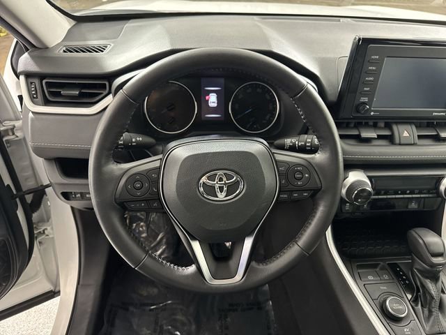 Used 2021 Toyota RAV4 XLE image 11