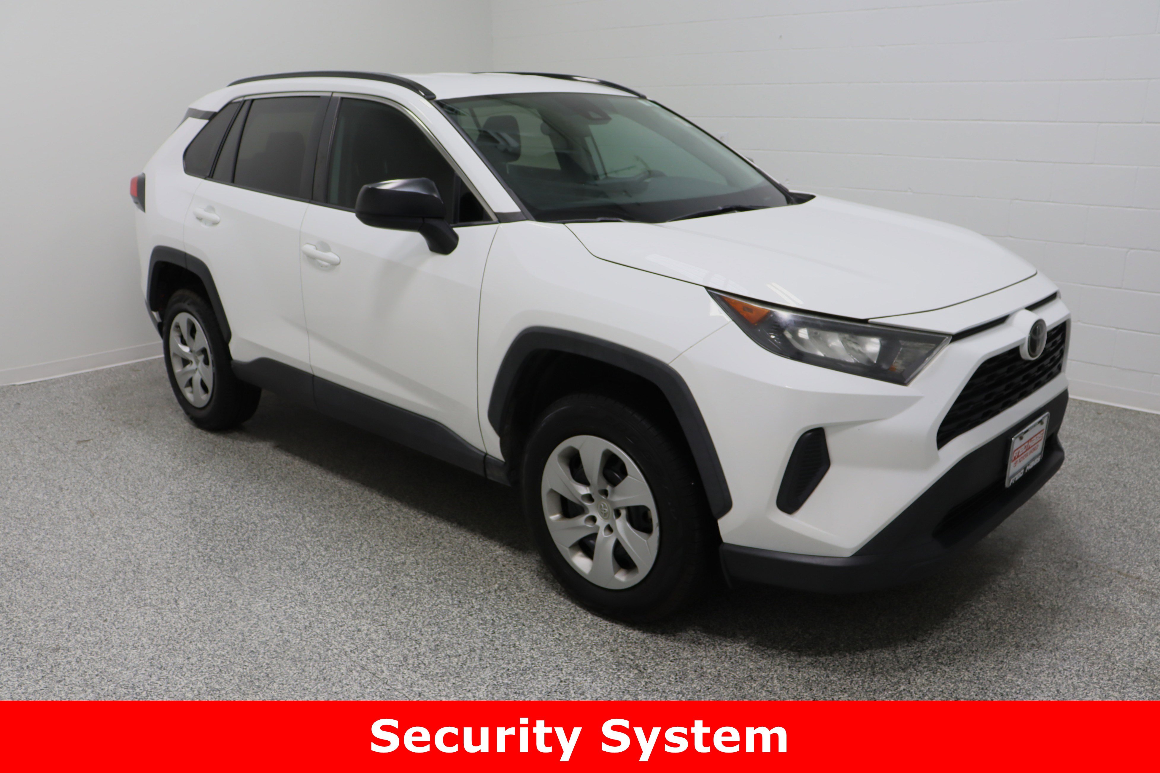 Used 2021 Toyota RAV4 LE w/ Carpet Mat Package (TMS) image 4
