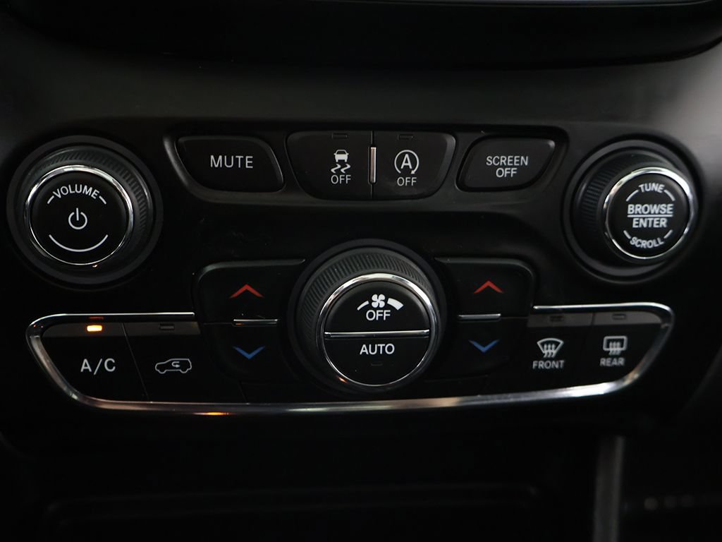 Used 2019 Jeep Cherokee Limited AWD/4WD image 53