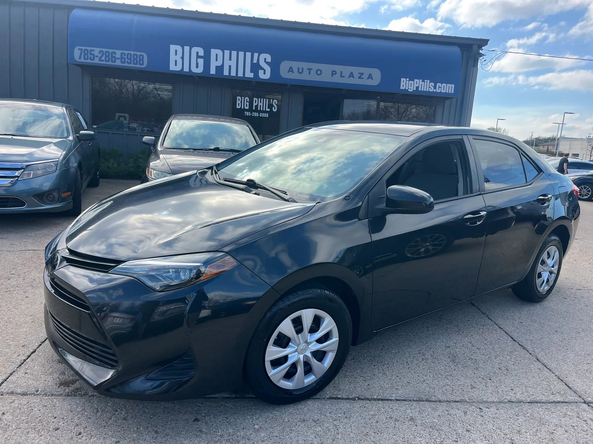 Used 2019 Toyota Corolla L FWD image 3