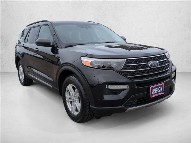 Used 2024 Ford Explorer XLT w/ Equipment Group 202A image 3