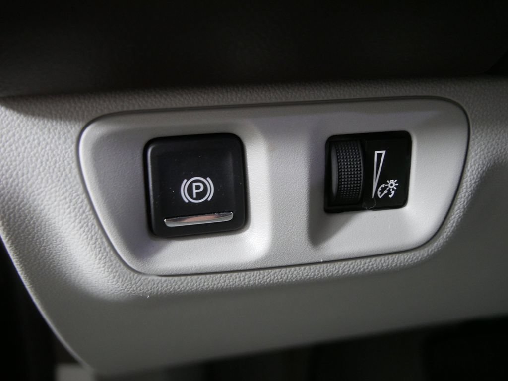 Used 2017 GMC Acadia SLT AWD/4WD image 19