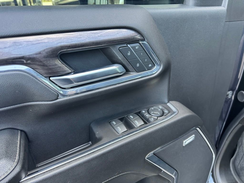 Used 2024 Chevrolet Silverado 3500 LTZ w/ LTZ Convenience Package image 3