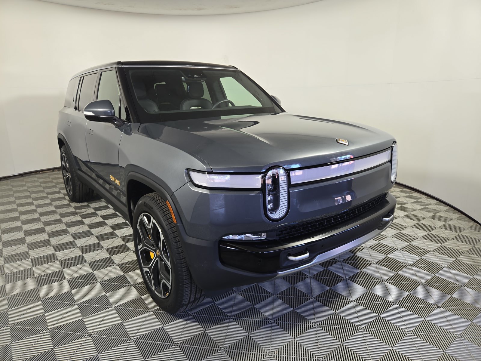 Used 2022 Rivian R1S Launch Edition Quad AWD/4WD image 7