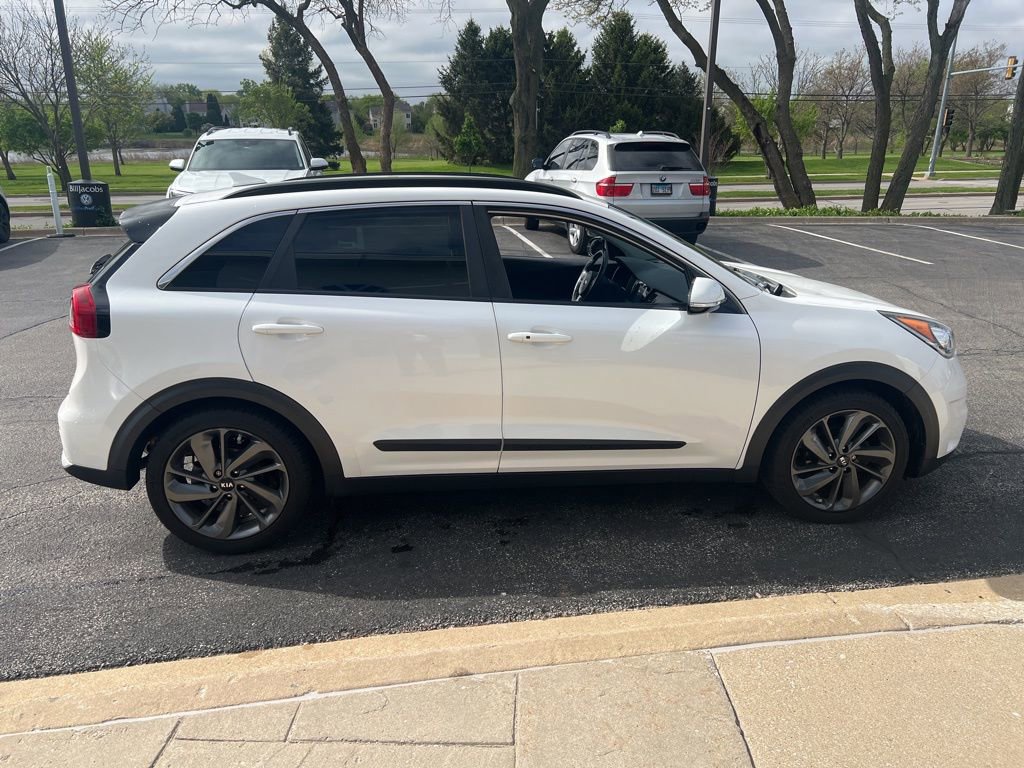 Used 2017 Kia Niro EX FWD image 7