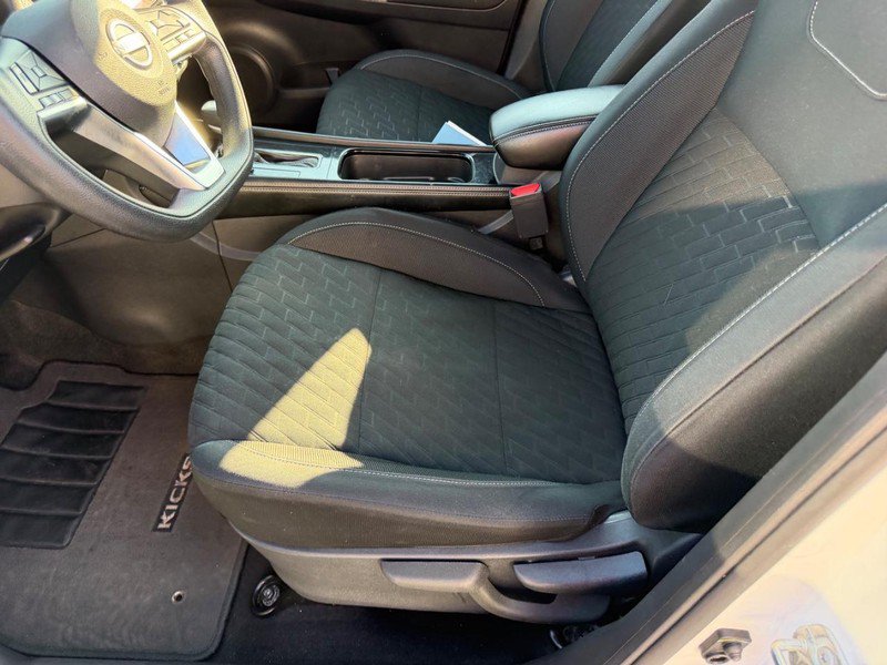 Used 2023 Nissan Kicks SV FWD image 18