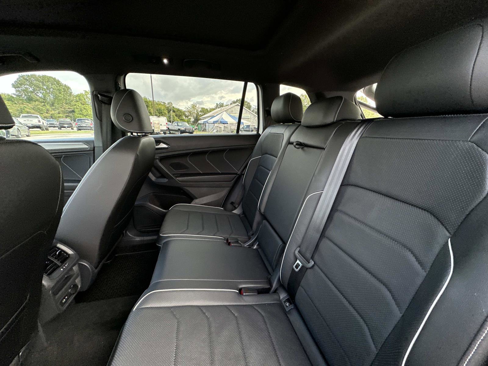 Used 2023 Volkswagen Tiguan SEL R-Line image 16