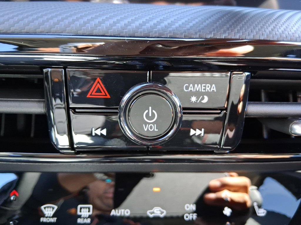 New 2026 Nissan Kicks SR w/ Cold Weather Package image 15